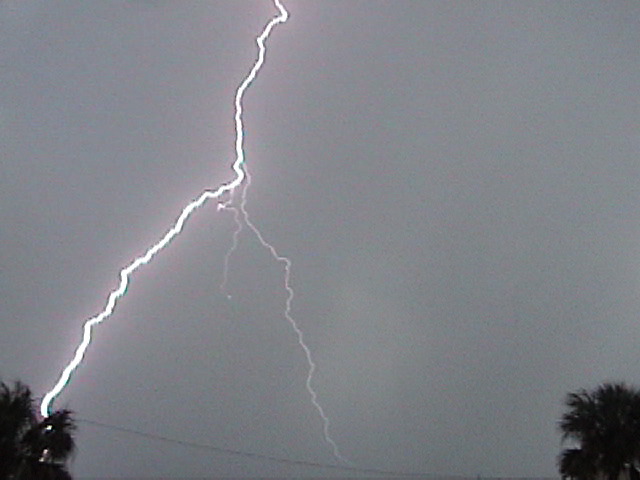 Lightning strike photograph 15