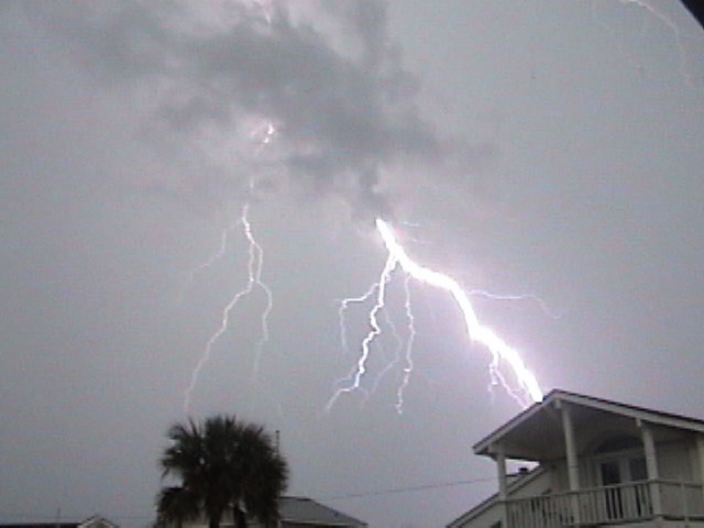 Lightning strike photograph 9